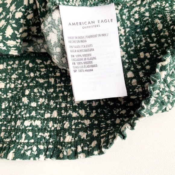 ✨2 for 15$✨American Eagle Crop Top In Green and White Floral - Picture 9 of 12